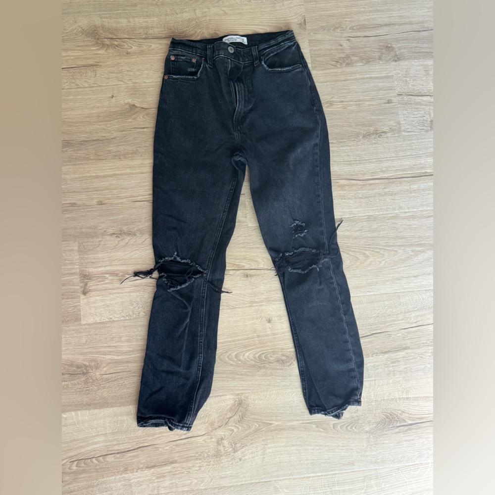 Abercrombie Ultra High Rise Ankle Straight Jean